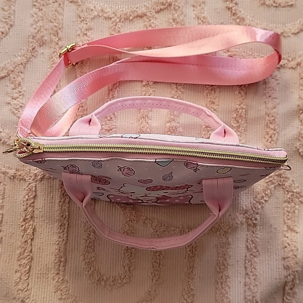 Hello Kitty Handbag with adjustable shoulder strap, pink 💗.  NWOT.